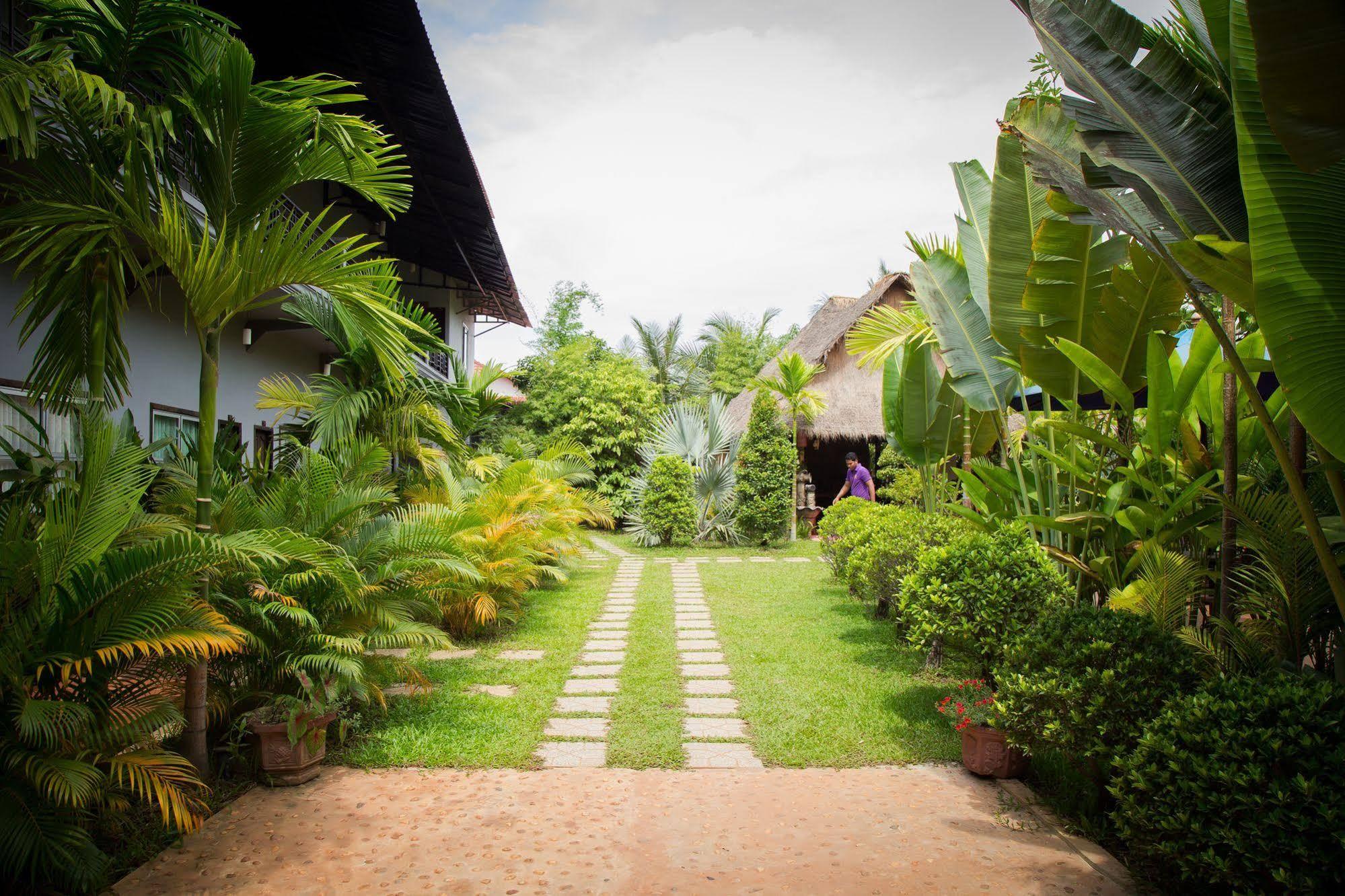 Reveal Angkor Hotel Siem Reap Exteriör bild