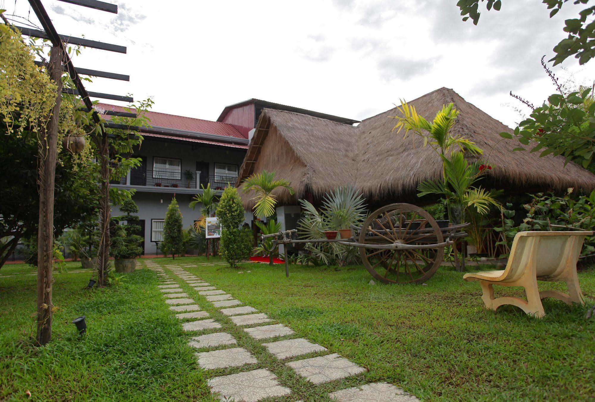 Reveal Angkor Hotel Siem Reap Exteriör bild