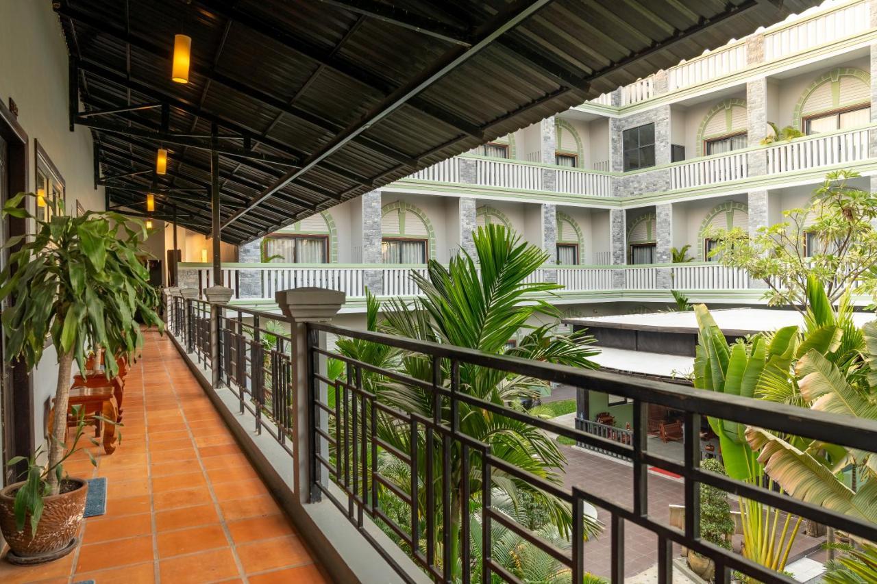 Reveal Angkor Hotel Siem Reap Exteriör bild