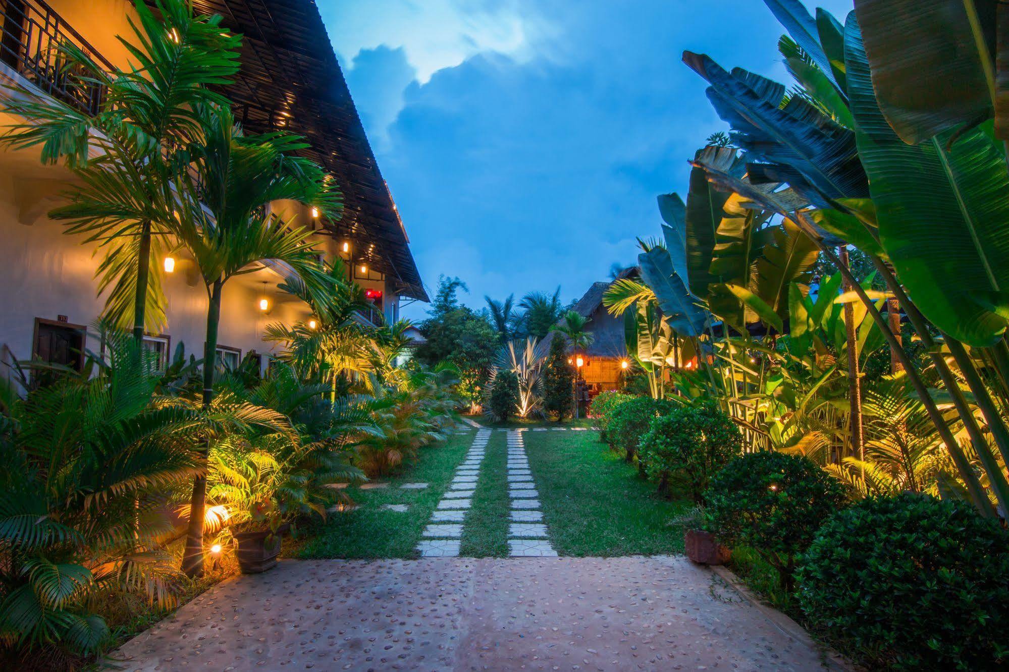 Reveal Angkor Hotel Siem Reap Exteriör bild